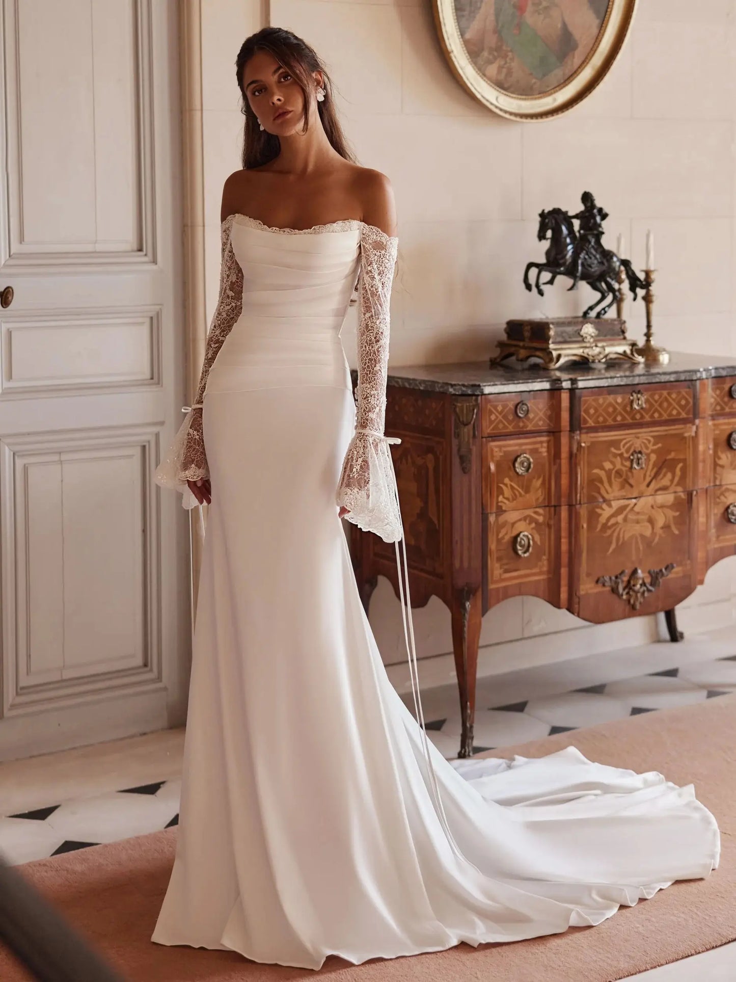 Charming Mermaid Wedding Dresses Off The Shoulder Long Sleeves Bridal Gowns Glitter Beads Back Sweep Train Robes de Mariee