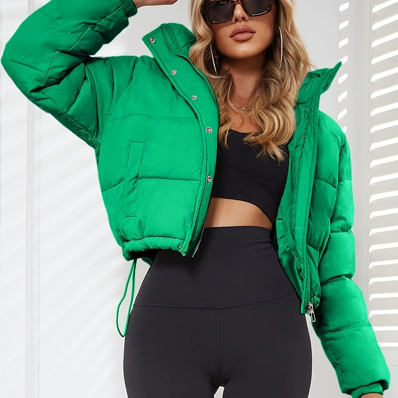 [Winter|Jacket] Stylish Black Women's Hooded Puffer Jacket | Casual Short Warm Outerwear | with Drawstring Design, Long Sleeves, and Button-Up Front for Winter Comfort