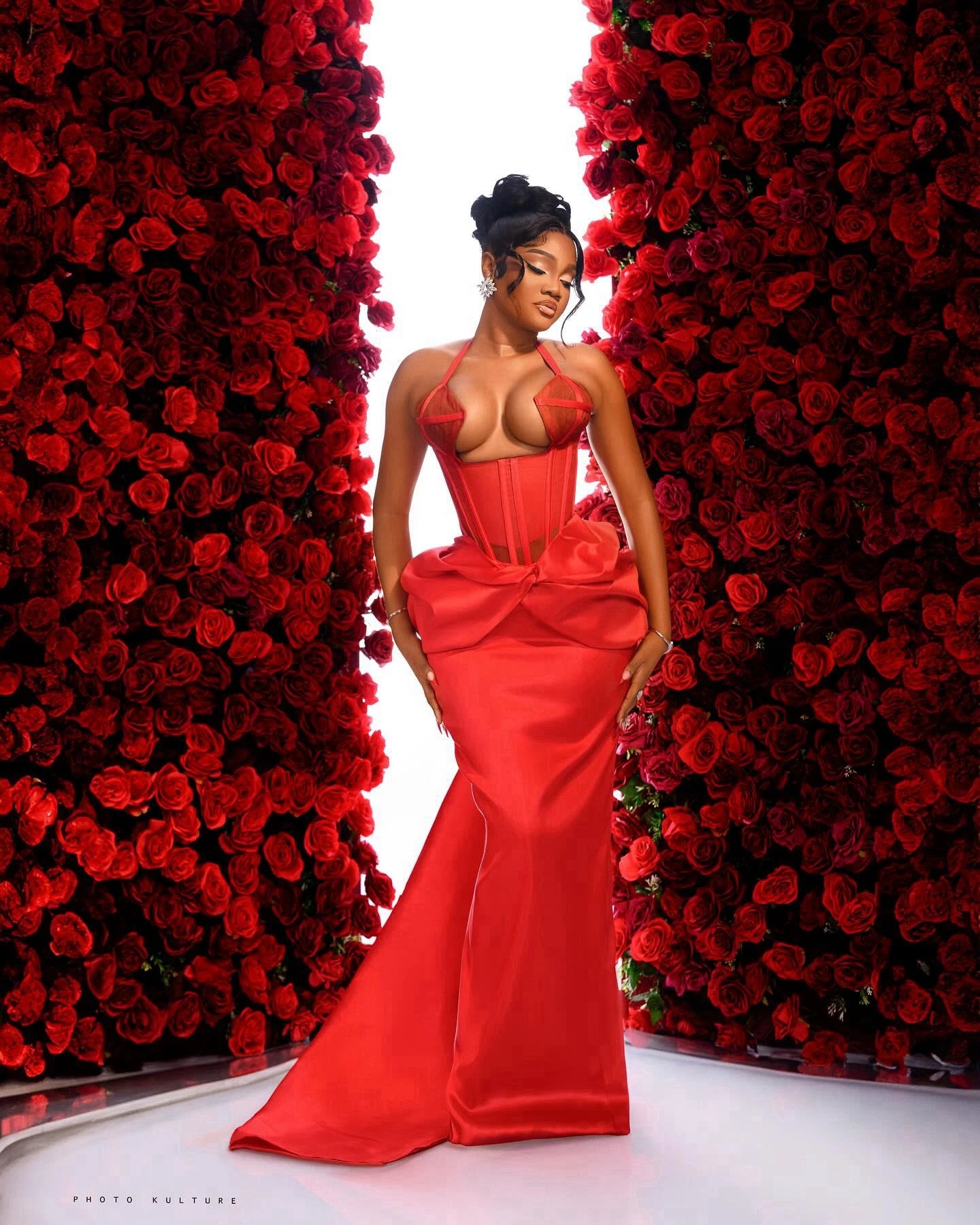 Charming Red Satin Long Mermaid Evening Dresses Aso Ebi Sexy Halter Corset Back Prom Party Dress African Women Robe De Soiree