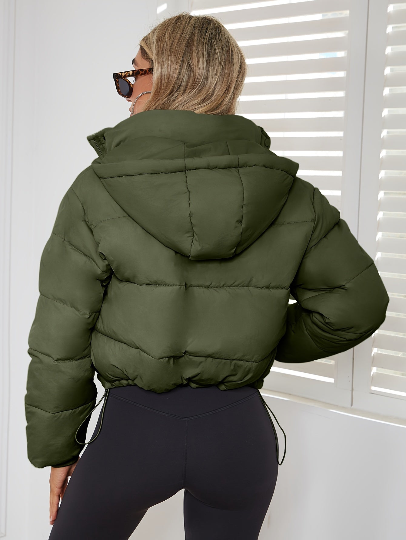 [Winter|Jacket] Stylish Black Women's Hooded Puffer Jacket | Casual Short Warm Outerwear | with Drawstring Design, Long Sleeves, and Button-Up Front for Winter Comfort